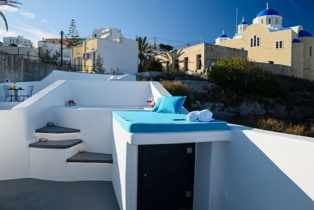 Santorini Traditional Apt With Private Hot Tub Appartement Firá Buitenkant foto