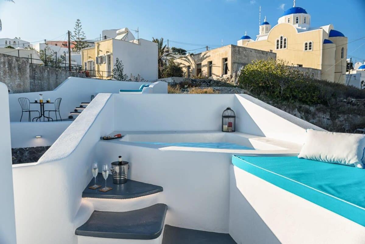 Santorini Traditional Apt With Private Hot Tub Appartement Firá Buitenkant foto