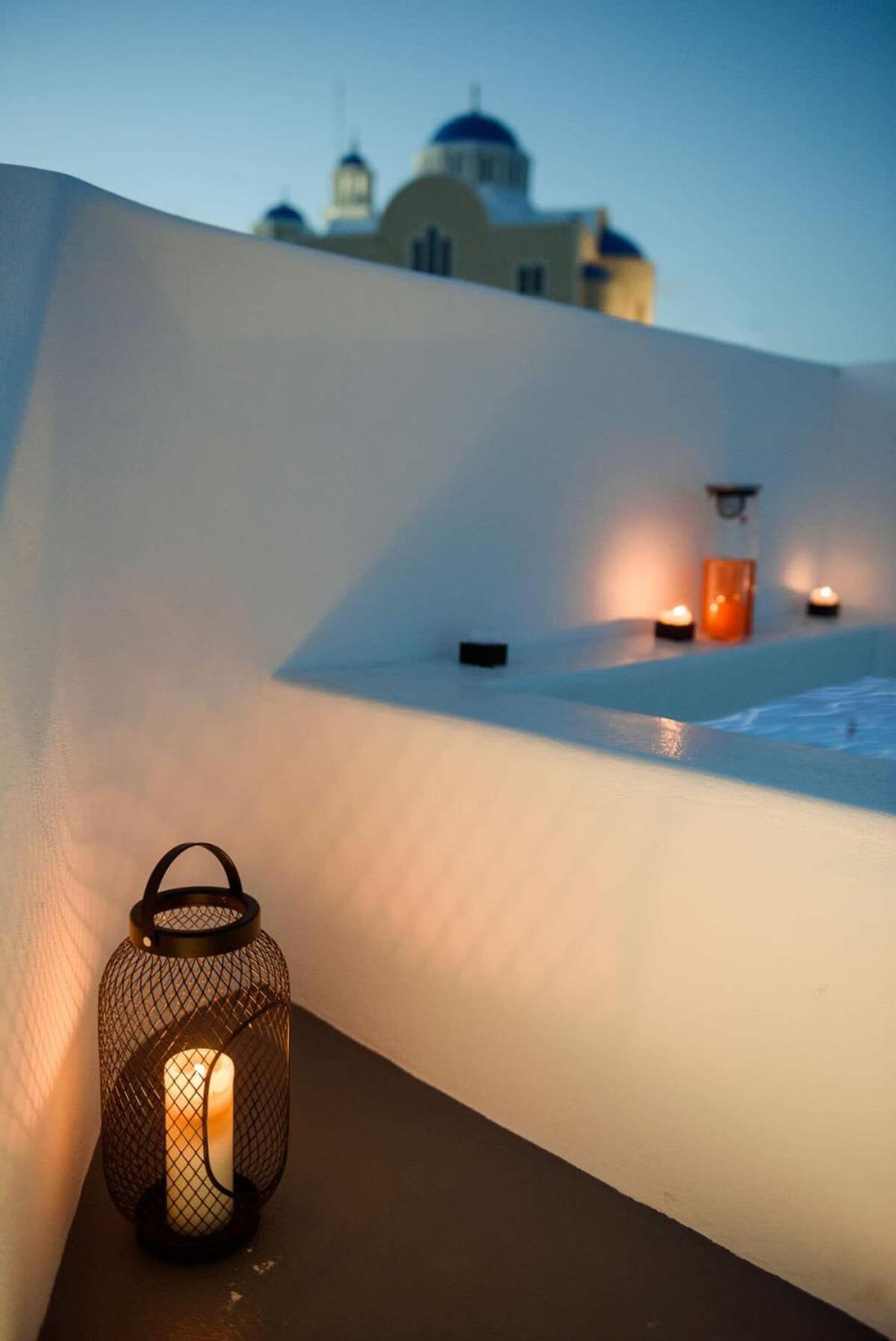 Santorini Traditional Apt With Private Hot Tub Appartement Firá Buitenkant foto