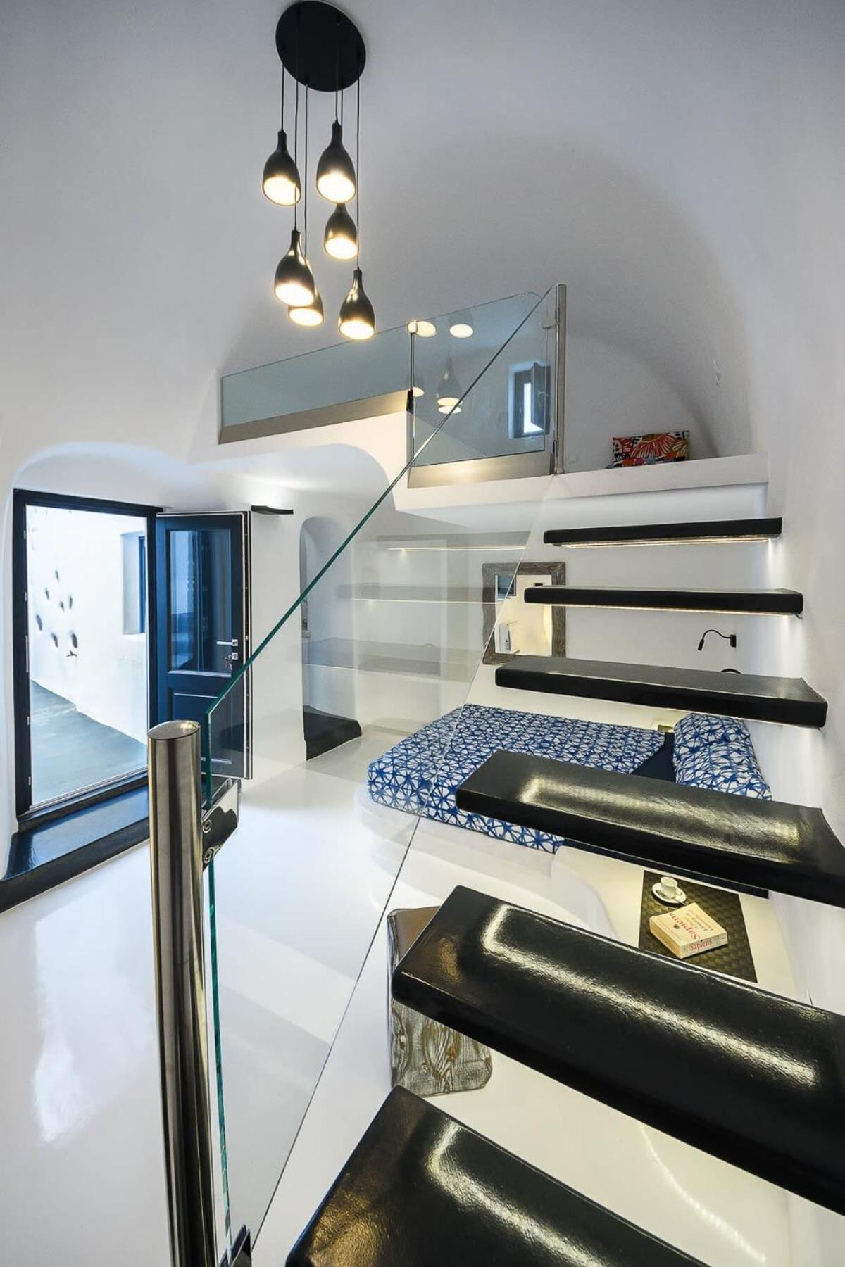 Santorini Traditional Apt With Private Hot Tub Appartement Firá Buitenkant foto