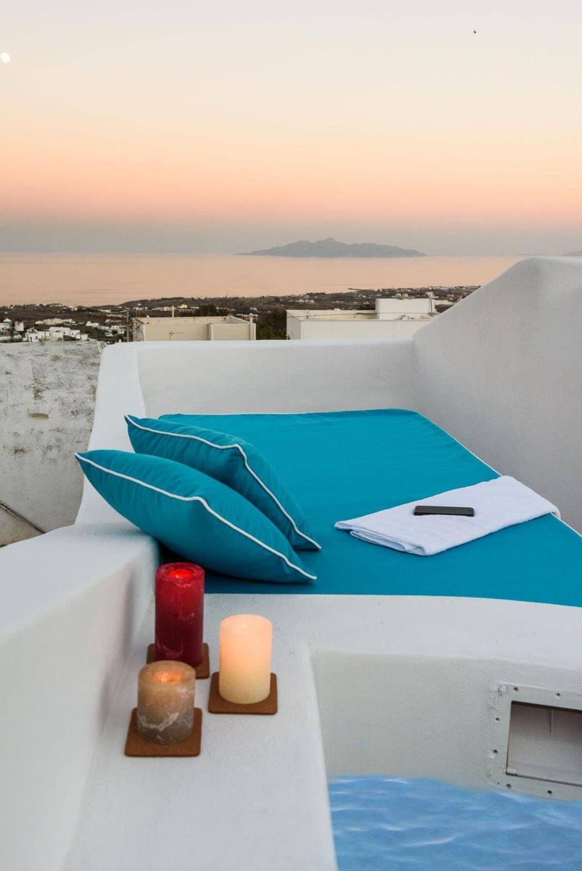Santorini Traditional Apt With Private Hot Tub Appartement Firá Buitenkant foto